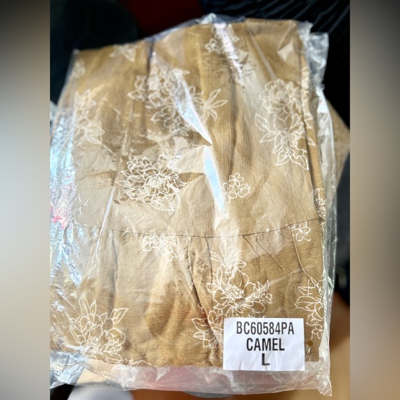 Only 1 Left: NWT Ces Femme Trendy Wide Leg Camel Boho Jumpsuit, 100% Rayon, Med - Picture 16 of 16